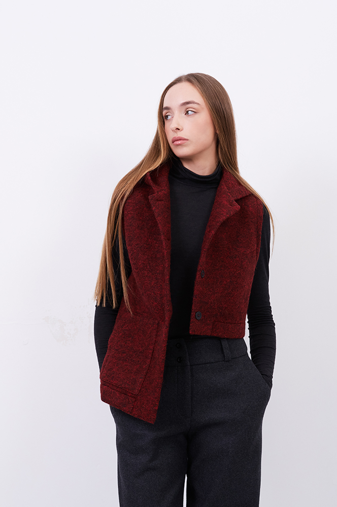 Камізелька тепла асиметрія червоно-чорний (КА 101/1)